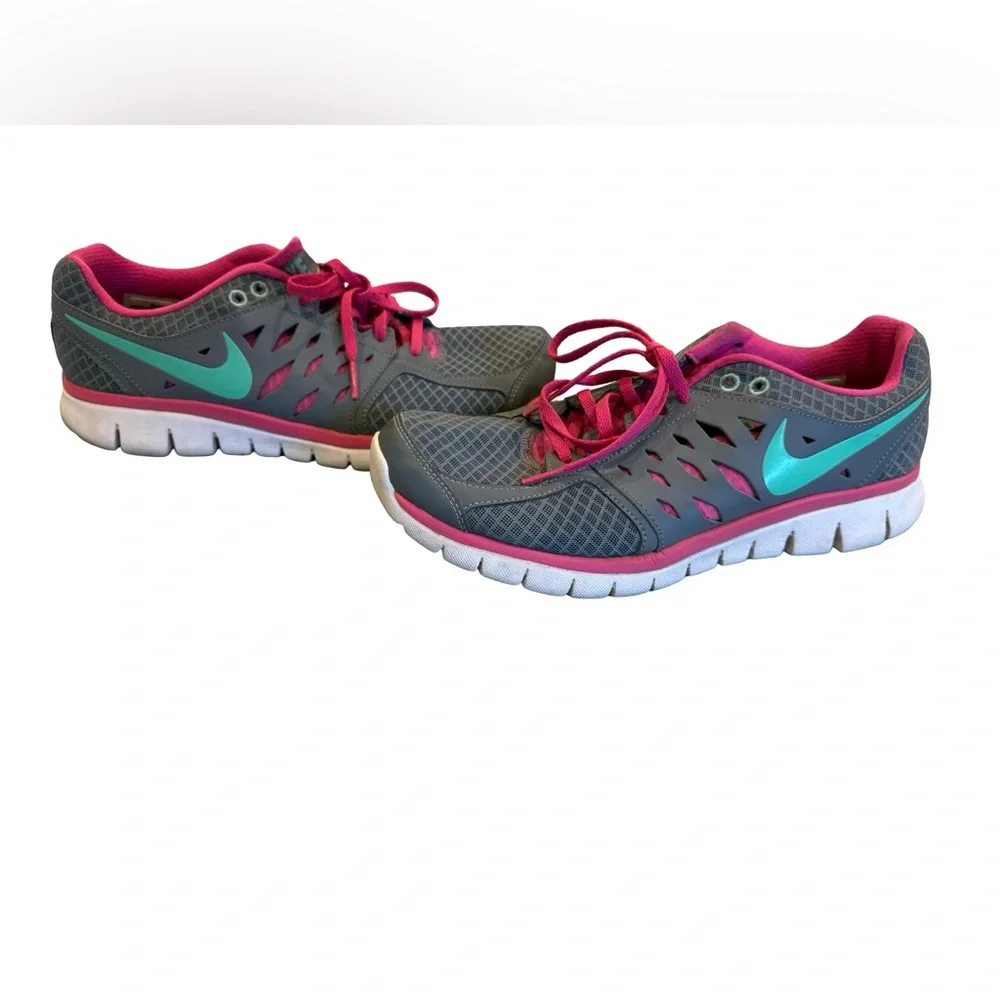 Nike Flex Run Women’s Size 10 Grey Pink Lightweight Running Shoes